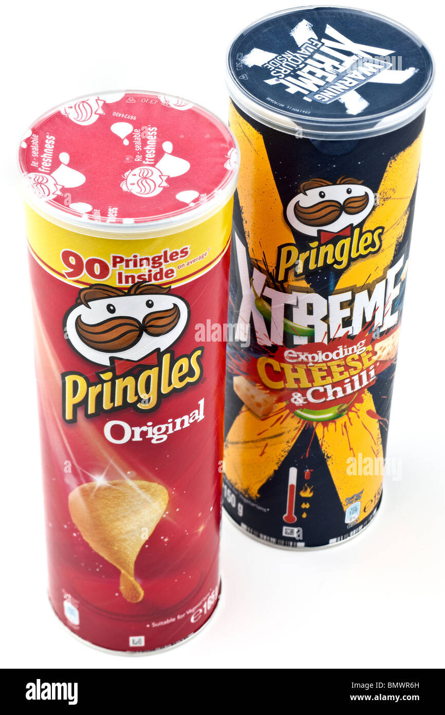 Deux boîtes de 150g chips Pringles chips saveur Original et Xtreme  exploding fromage et saveur piment Photo Stock - Alamy