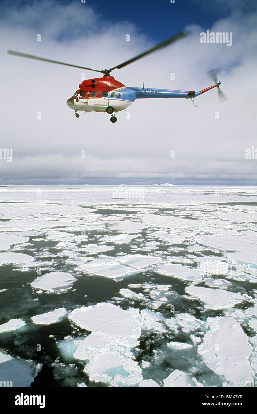 L'antarctique, touriste russe hélicoptère sur la banquise Banque D'Images