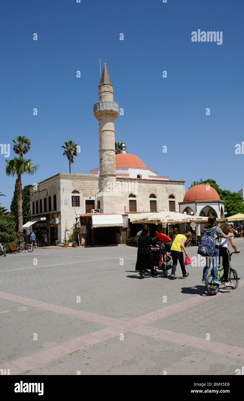 Mosquée de Defterdar sur place Eleftherias dans la vieille ville sur l'Île Kos Kos Grèce Banque D'Images