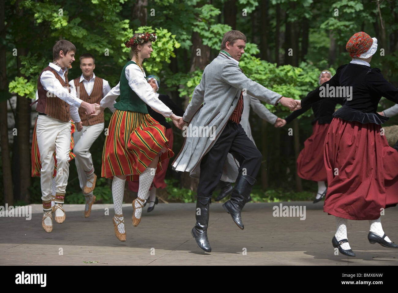 La Lettonie,folklore letton,costumes,danse,danser,chanter,chanter Banque D'Images