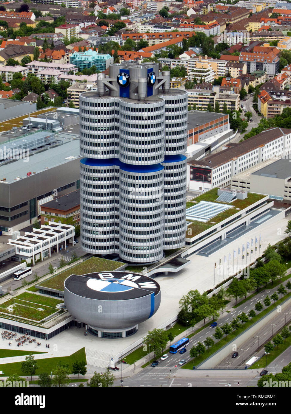 Usine BMW / centre de visiteurs / siège social est à Munich en Allemagne. Banque D'Images
