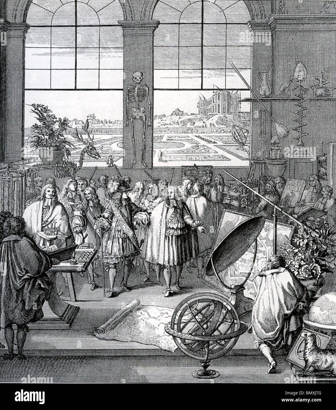 LOUIS XIV et le ministre Jean Baptiste Colbert à l'Académie Royale des Sciences avec l'Observatoire de Paris illustré par la fenêtre Banque D'Images