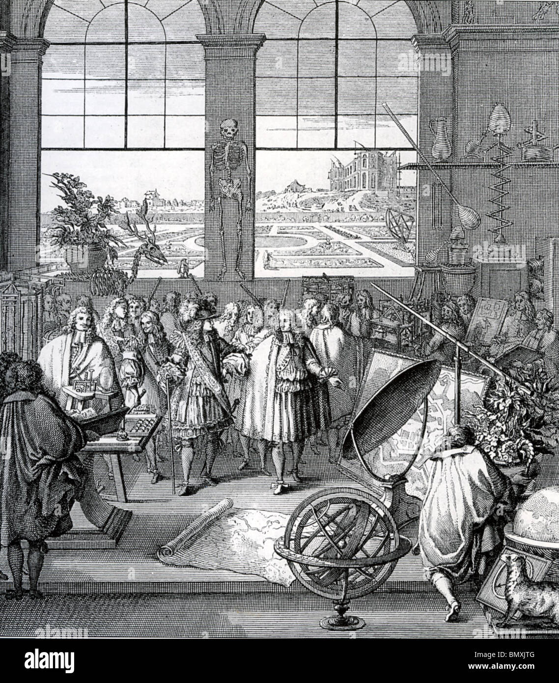 LOUIS XIV et le ministre Jean Baptiste Colbert à l'Académie Royale des Sciences avec l'Observatoire de Paris illustré par la fenêtre Banque D'Images LOUIS XIV et le ministre Jean Baptiste Colbert à l'Académie Royale des Sciences avec l'Observatoire de Paris illustré par la fenêtre Banque D'Images