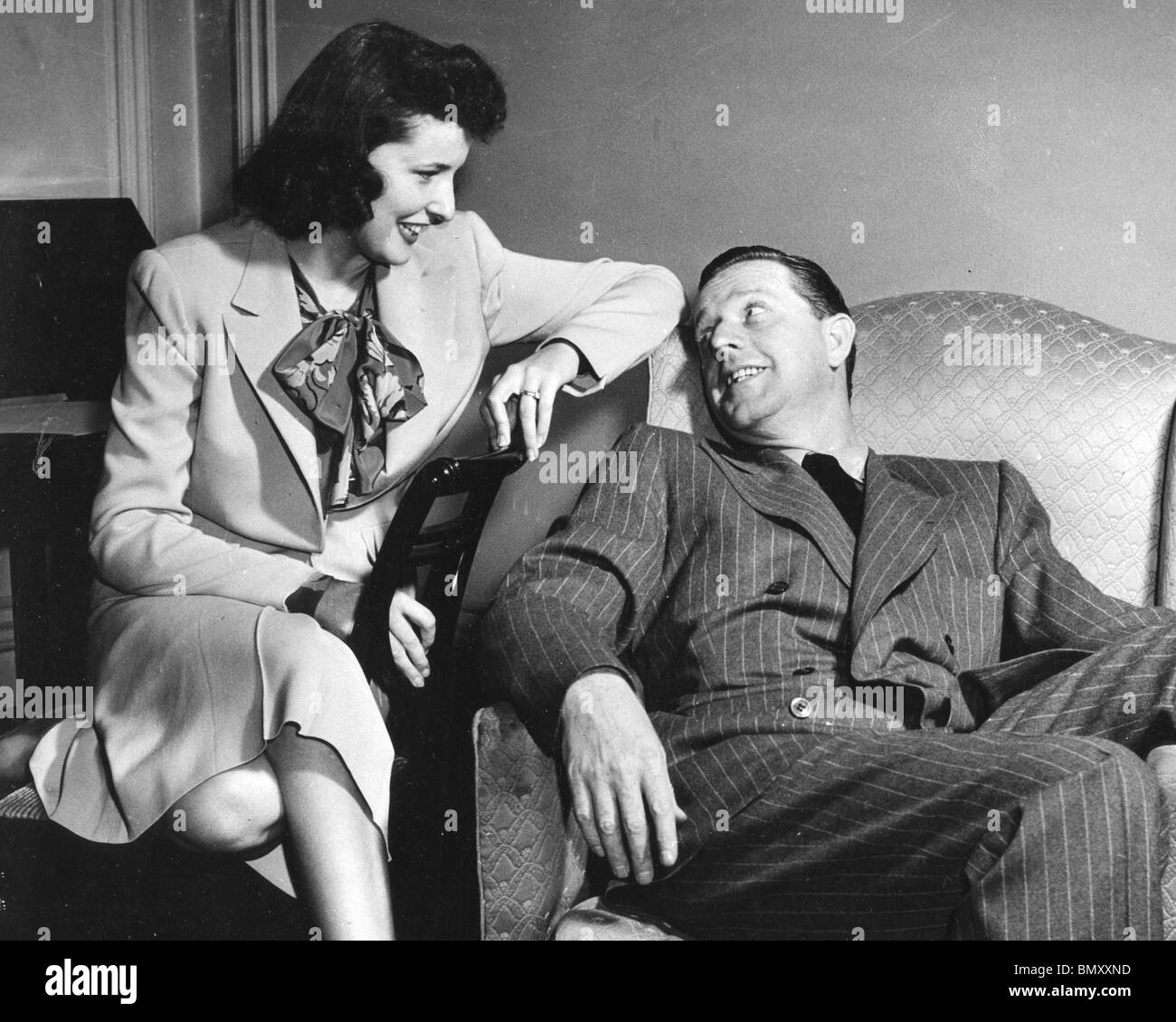 ERSKINE CALDWELL (1903-1987) écrivain américain avec sa seconde épouse, Margaret Bourke-White photographe en 1940 Banque D'Images