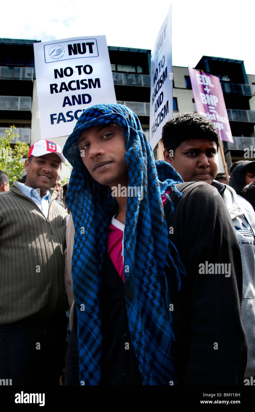 East End Londres mars et protester contre le racisme et le fascisme. Banque D'Images