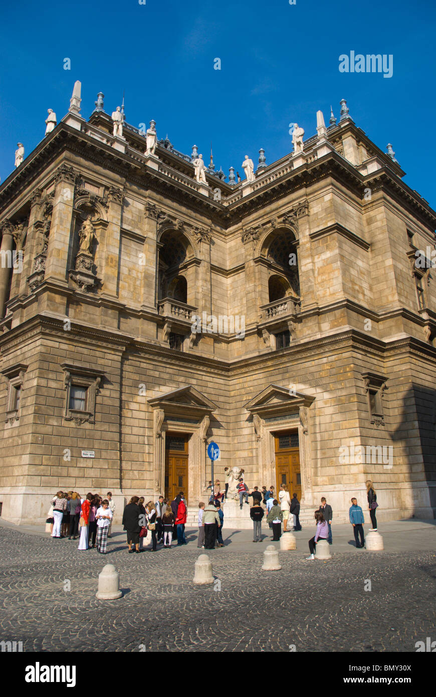 Le long de l'Opéra Andrassy utca Budapest Hongrie Europe centrale Banque D'Images