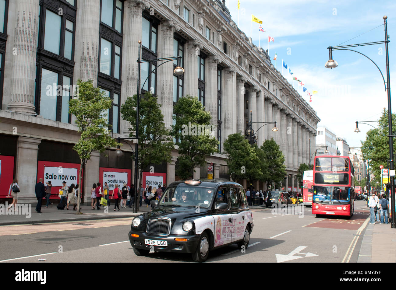 Grand magasin Selfridges sur Oxford Street, London, UK Banque D'Images