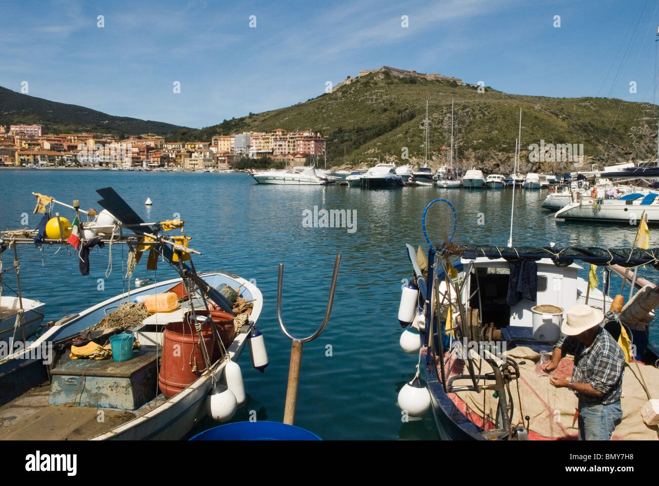 Porto Ercole Italie Monte Argentario Toscane Port HOMER SYKES Photo porto-ercole-italie-monte-argentario-toscane-port-homer-sykes-photo