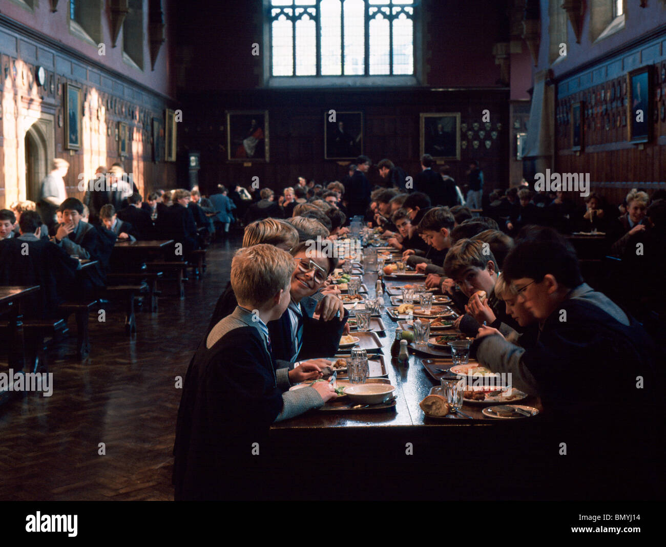 Radley College salle à manger, des années 1980. Banque D'Images