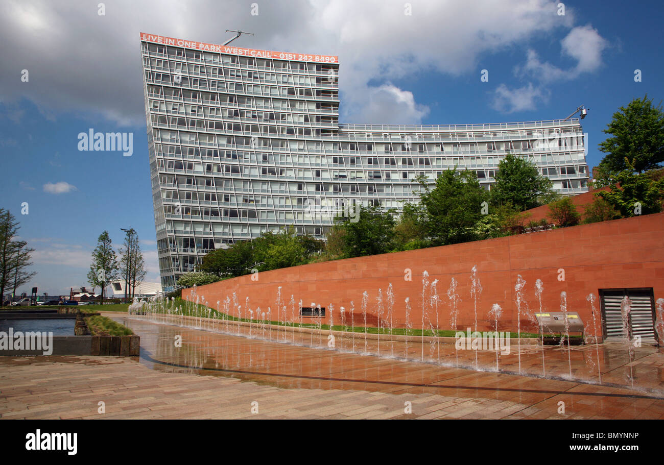 Un Parc à l'Ouest, un bâtiment moderne de 17 étages, une partie de la vente au détail et de divertissement Liverpool One complexe dans la ville de Liverpool Banque D'Images