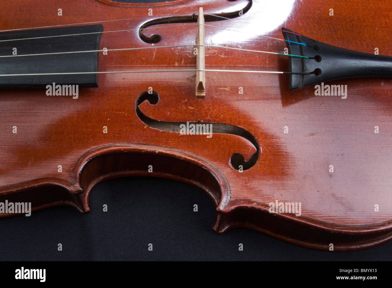 Un violon Stradivarius, et les détails de l'intérieur label Antonius Stradivarius Cremonensis. Cremona 104948 Horizontal Banque D'Images