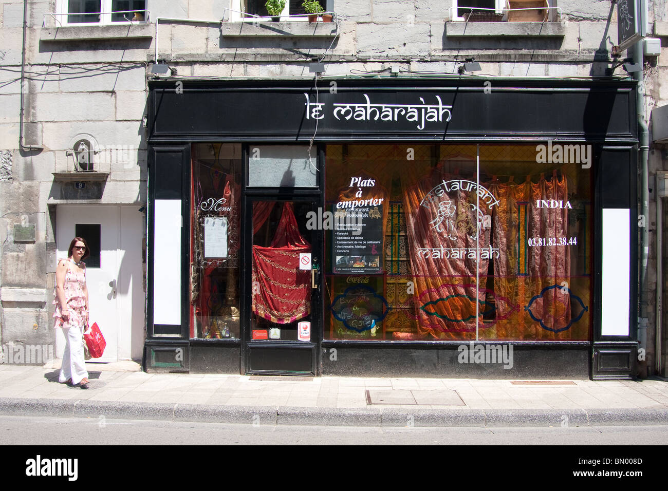 Ancienne boutique restaurant indien à emporter avant rideaux Banque D'Images