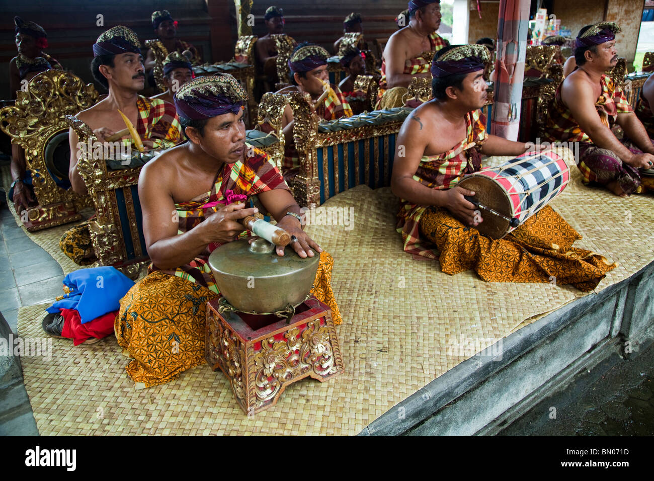 Bali a gamelan est un ensemble musical Banque de photographies et d