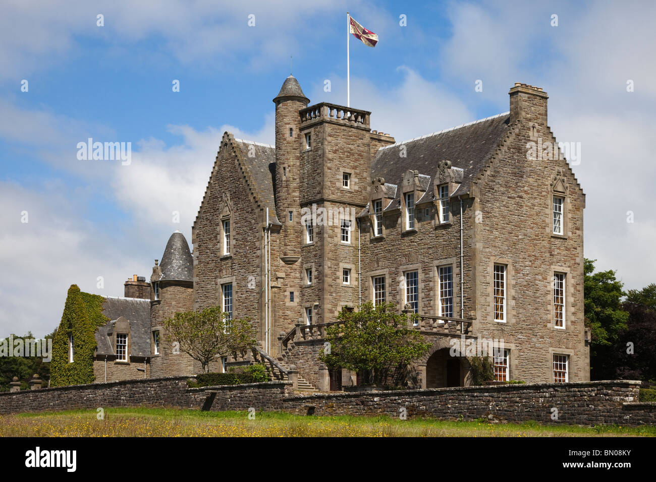 Rowallan château, près de l'Ayrshire, Ecosse, Kilmaurs. Construit à la fin du 19e siècle pour remplacer l'original 13 siècle château. Banque D'Images