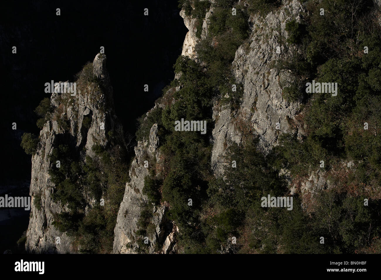 Vue de la montagne dans le parc national de Frasassi Banque D'Images