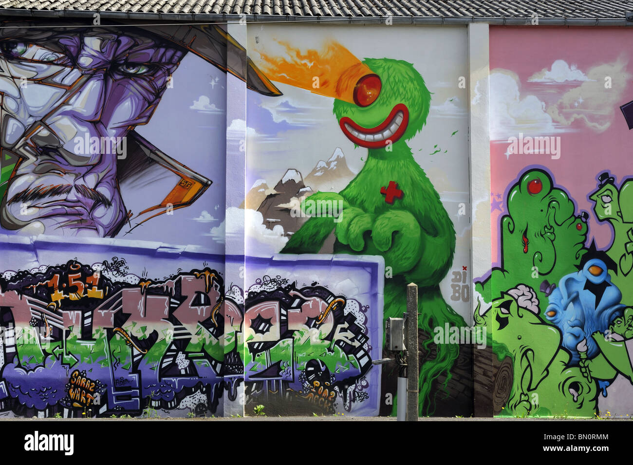 Graffitti artwork à Landerneau, Bretagne, France Banque D'Images