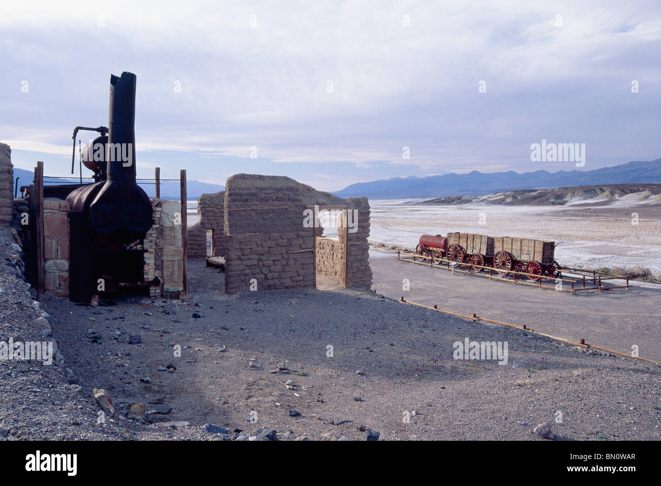 Ruines de l'Harmony Borax Works, Furnace Creek, la Death Valley, Californie Banque D'Images