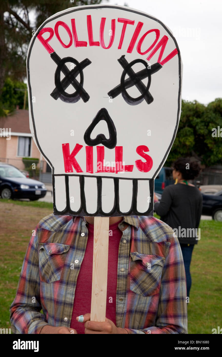 Une manifestation de "Californie jobs Initiative", AB 32, à la raffinerie de pétrole de Tesoro siège à Wilmington, en Californie Banque D'Images
