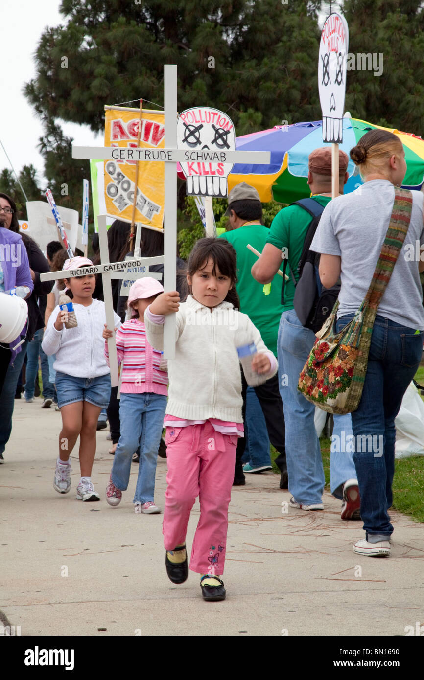 Une manifestation de "Californie jobs Initiative", AB 32, à la raffinerie de pétrole de Tesoro siège à Wilmington, en Californie Banque D'Images