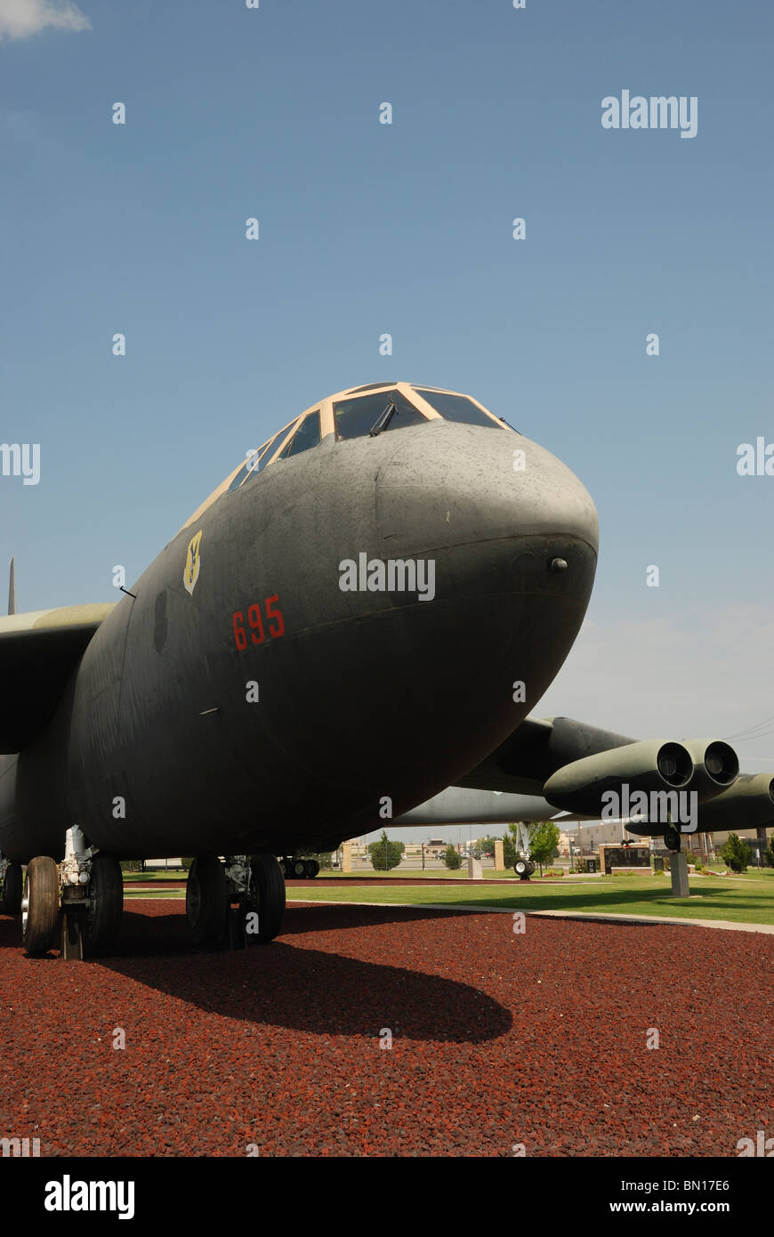 Un B-52 'Stratofortress' sur l'affichage à la Tinker Air Force Base, Oklahoma City, Oklahoma, USA. Banque D'Images