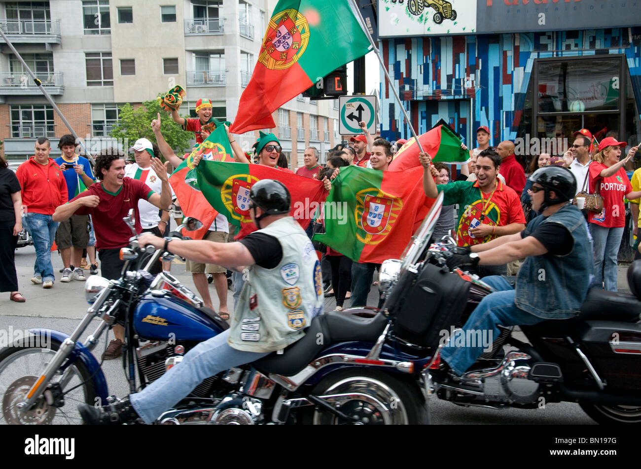 Des fans de la Coupe du monde Montréal Canada 25 juin 2010 match entre le Portugal et le Brésil Banque D'Images