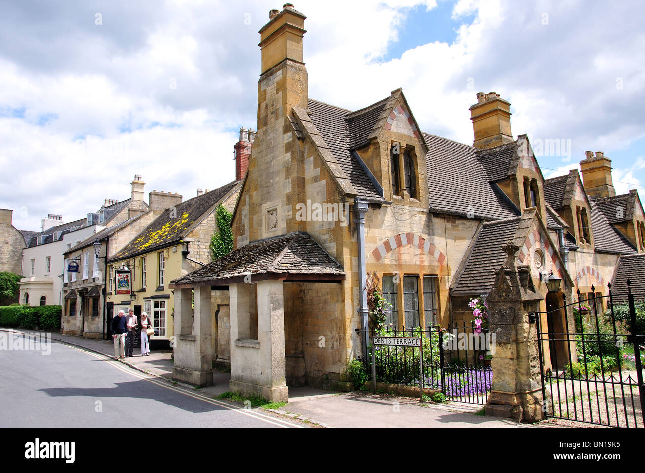 Cottages en pierre de Cotswold, Dent exposée, Winchcombe, Gloucestershire, Angleterre, Royaume-Uni Banque D'Images
