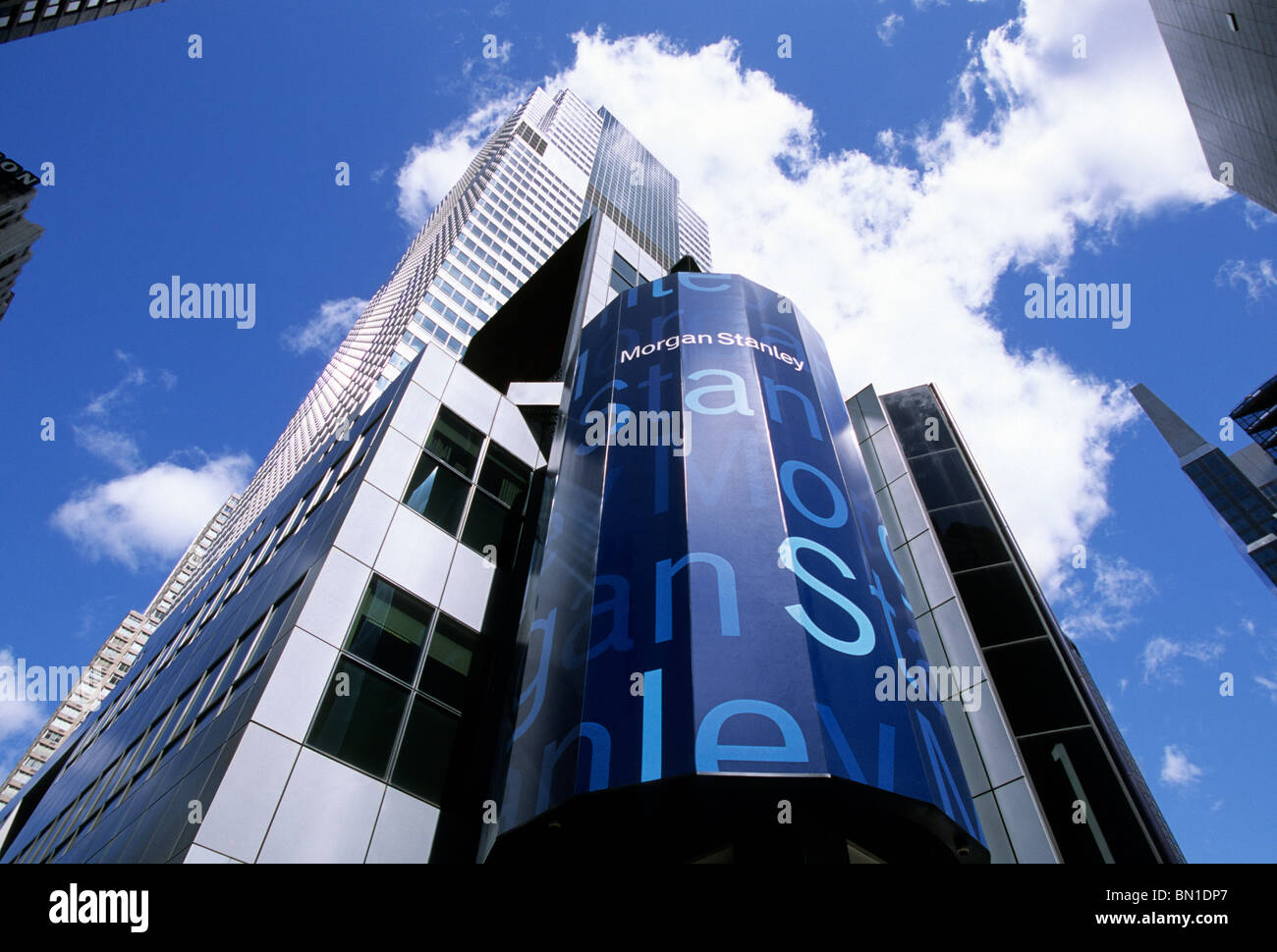 Morgan Stanley Bank Building, New York City, Broadway et Times Square, Midtown Manhattan Skyscraper. Economie et biens immobiliers commerciaux . ÉTATS-UNIS Banque D'Images