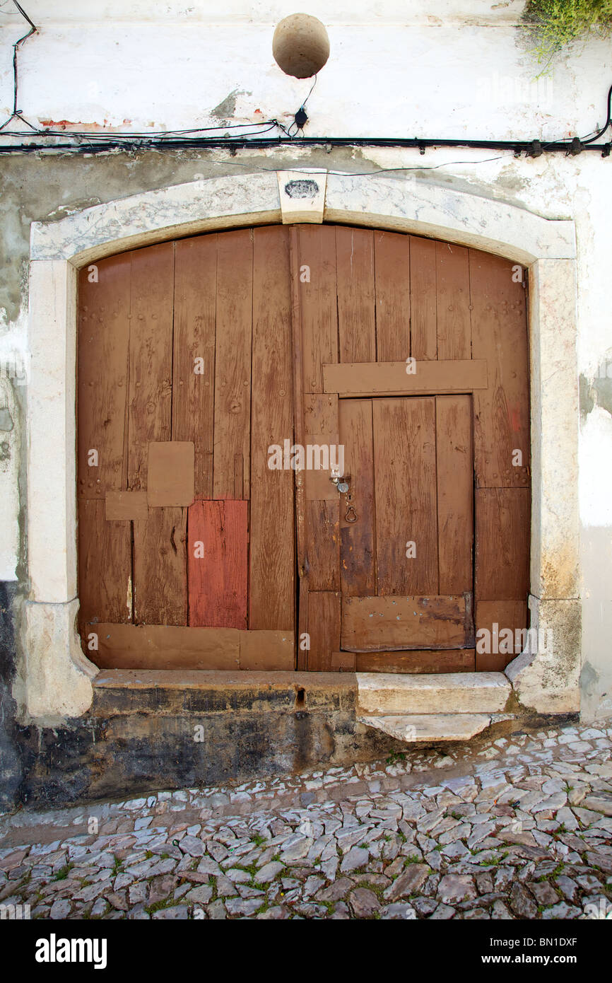 Rustique en bois brun pâle porte de l'Europe de l'Ancien Monde Banque D'Images