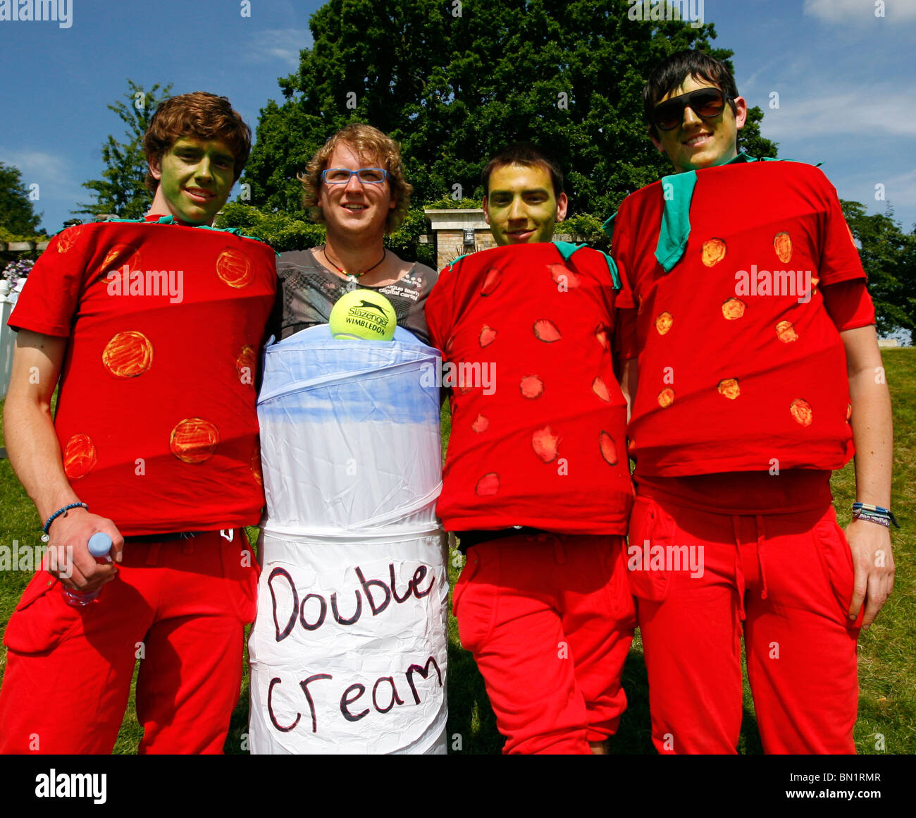 Les amateurs de tennis de Wimbledon Wimbledon 2010 Londres Angleterre 24 Juin 2010 Banque D'Images
