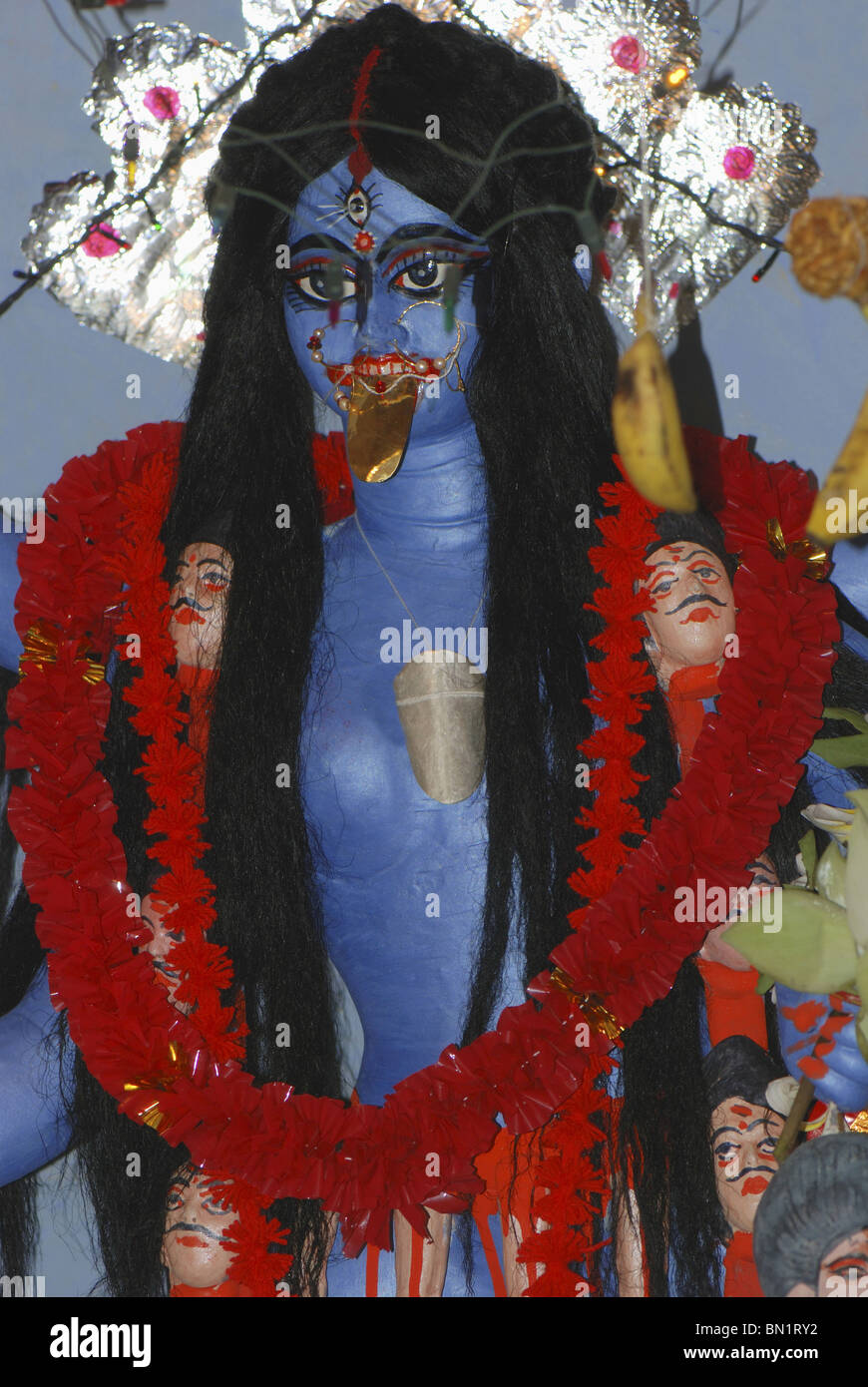 Kaali Maa idol à Kali Puja dans Bankuda, district du Bengale W. Banque D'Images