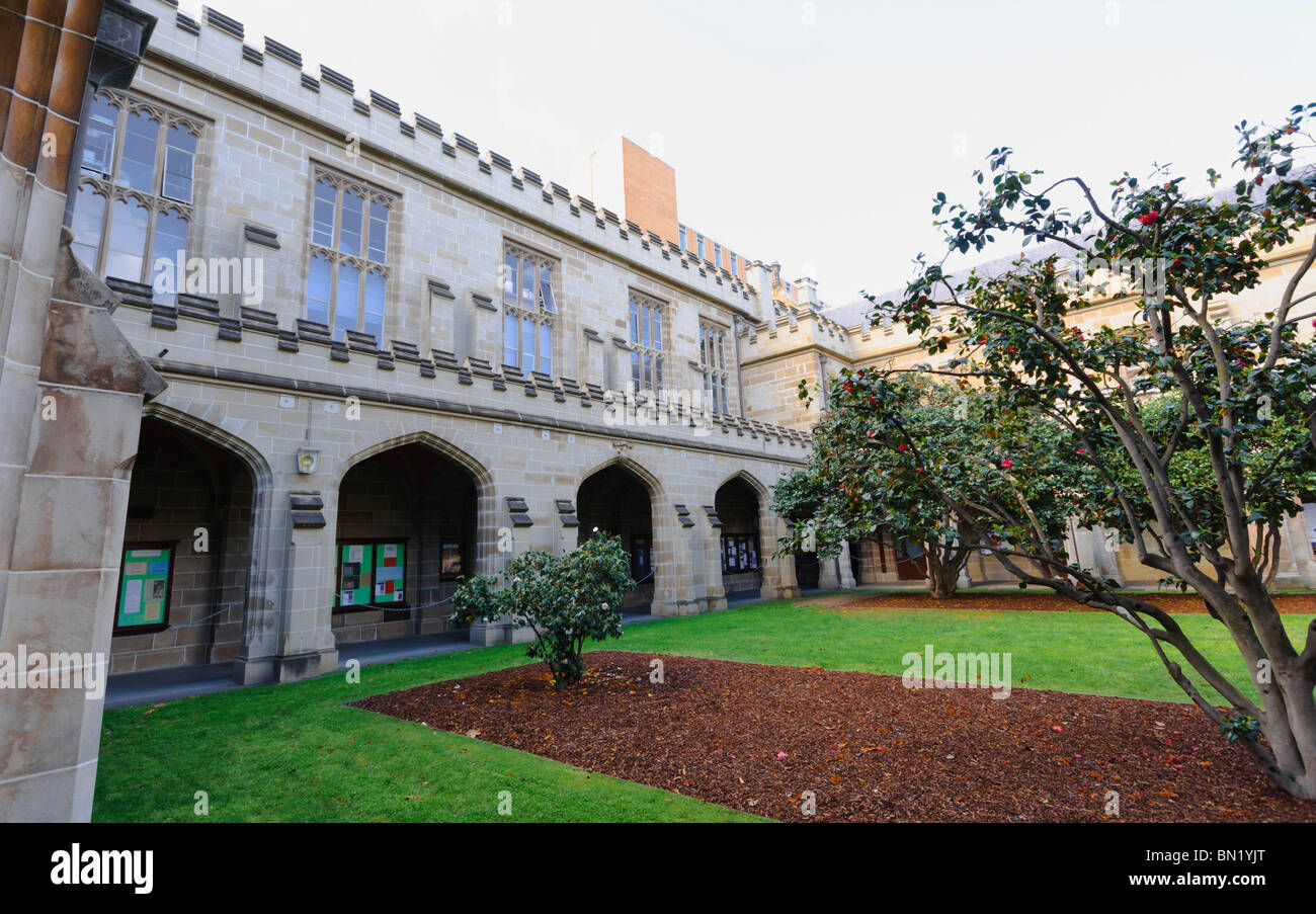 Quadrangle universitaire. Cliquez pour info. Banque D'Images