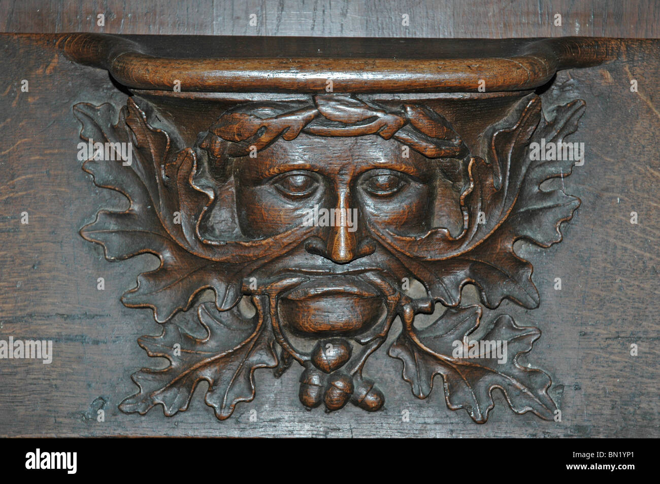 Misericord représentant l'homme vert, l'église abbatiale de la Trinité, (L'Abbaye de la Trinité) Vendôme, France. Banque D'Images