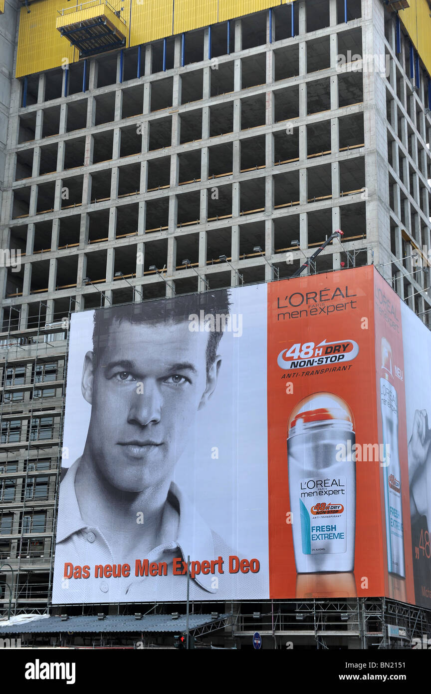 Le visage de footballeur allemand Michael Ballack advertsing L'Oréal en Europe Deutschland Allemagne Berlin Banque D'Images