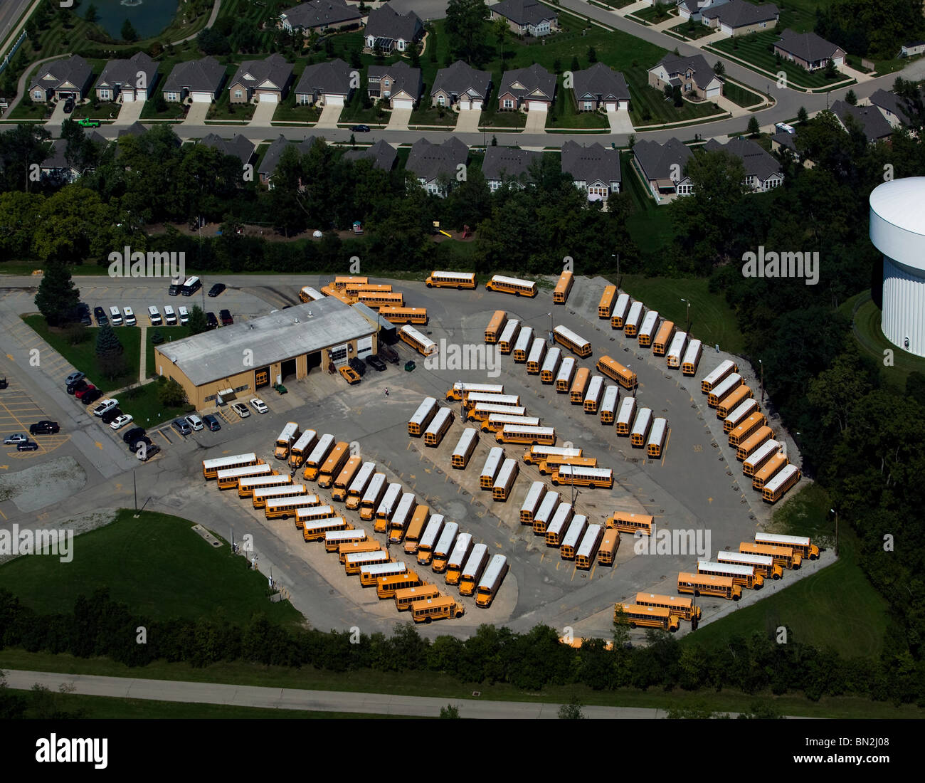Vue aérienne au-dessus des autobus scolaires de cour transport Indiana Banque D'Images