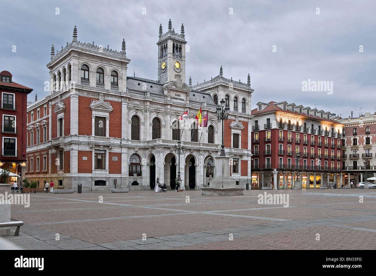 Hôtel de ville, le style éclectique de l'édifice du xixe siècle, dans la Plaza Mayor de la ville de Valladolid, Castille et Leon, Espagne. Banque D'Images