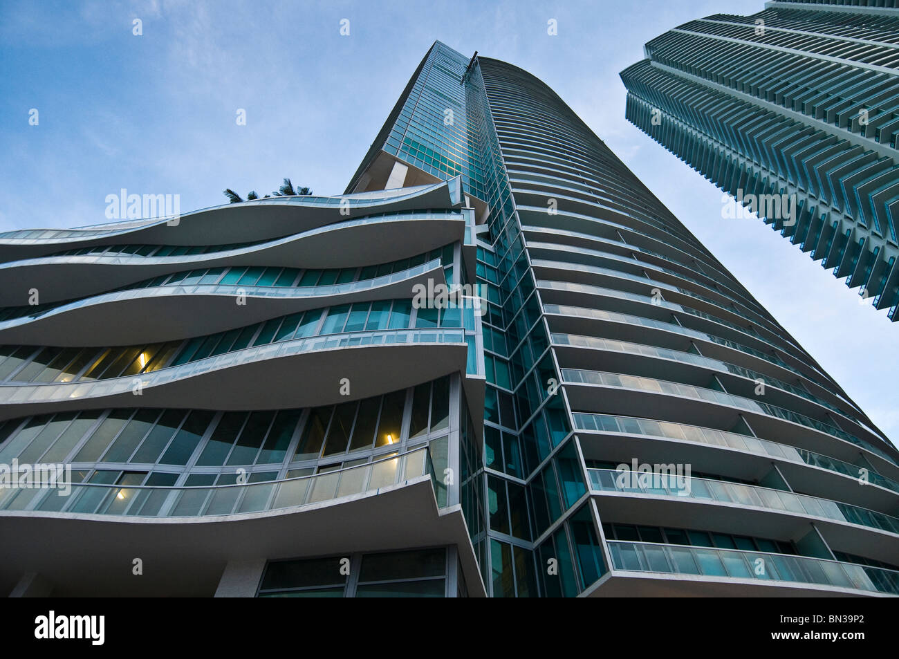 Condos de grande hauteur le long de Biscayne Boulevard dans le centre-ville de Miami, Floride, USA Banque D'Images