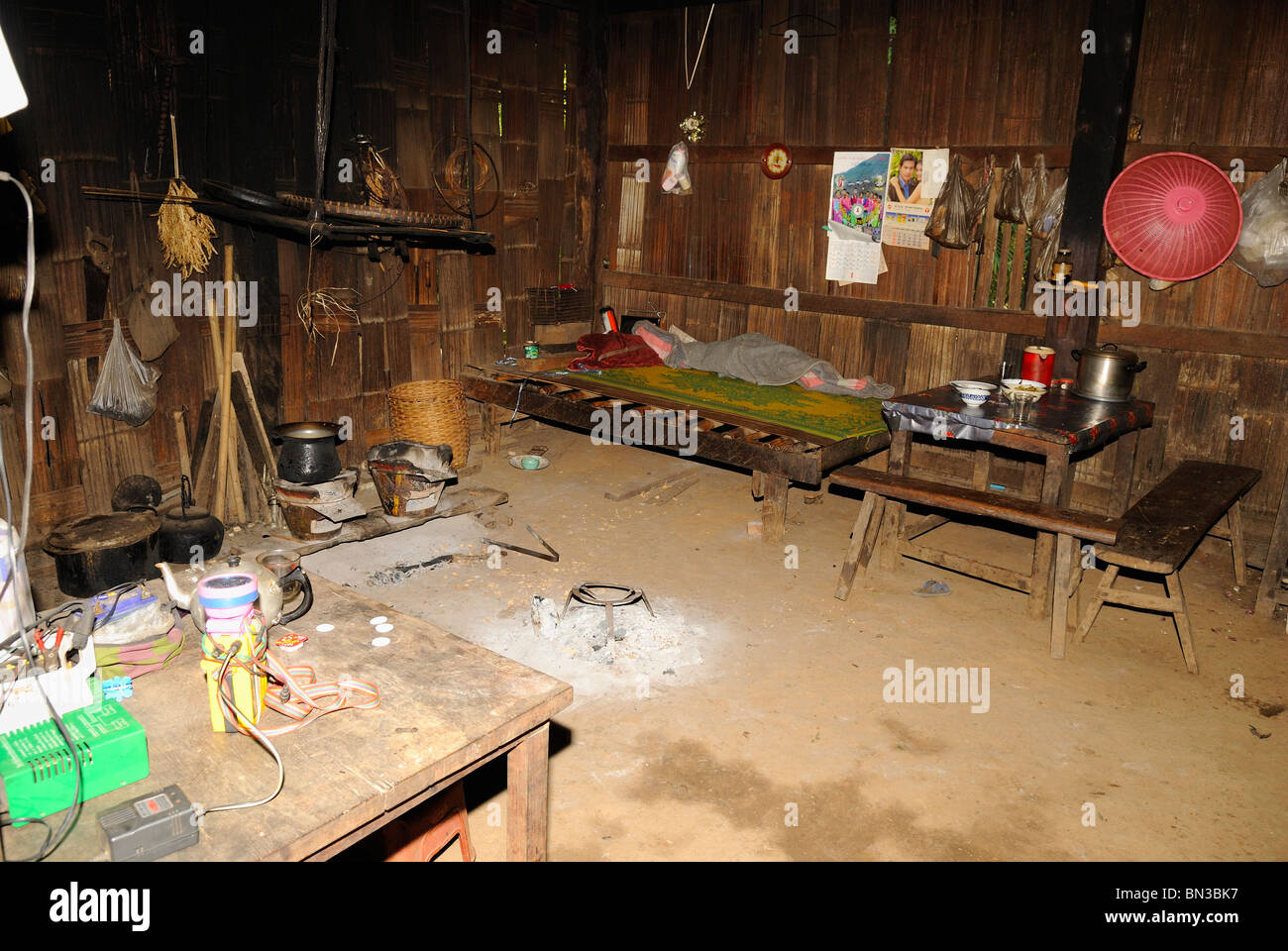 L'intérieur d'une maison dans la ville de Dao Lisu, hill tribe, près de Chiang Mai, Thaïlande Banque D'Images
