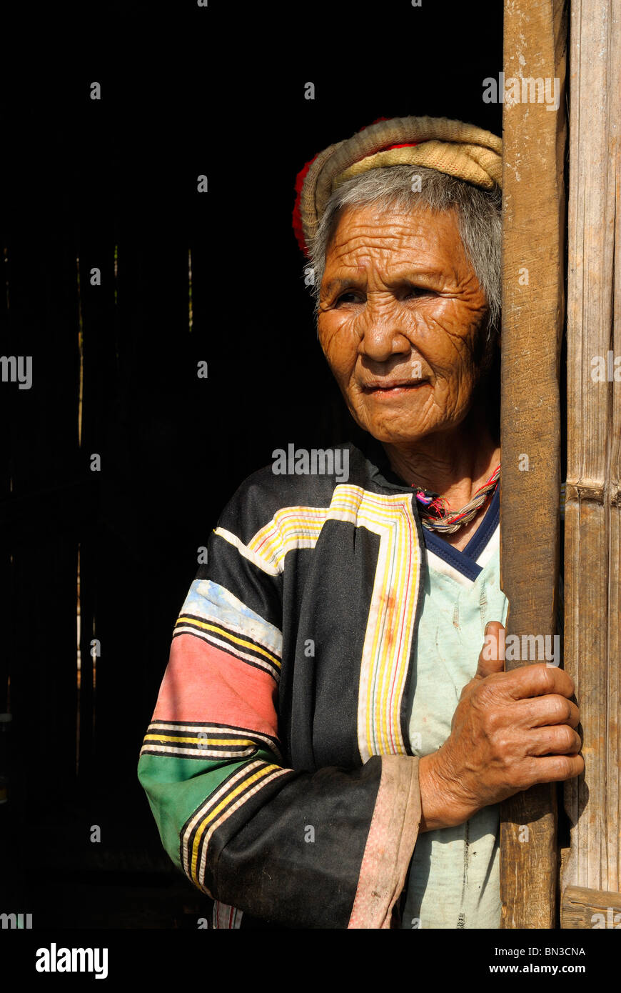 Portrait de femme Lahu Noir, hill tribu de Mae Hong Son, dans le Nord de la Thaïlande, Asie Banque D'Images
