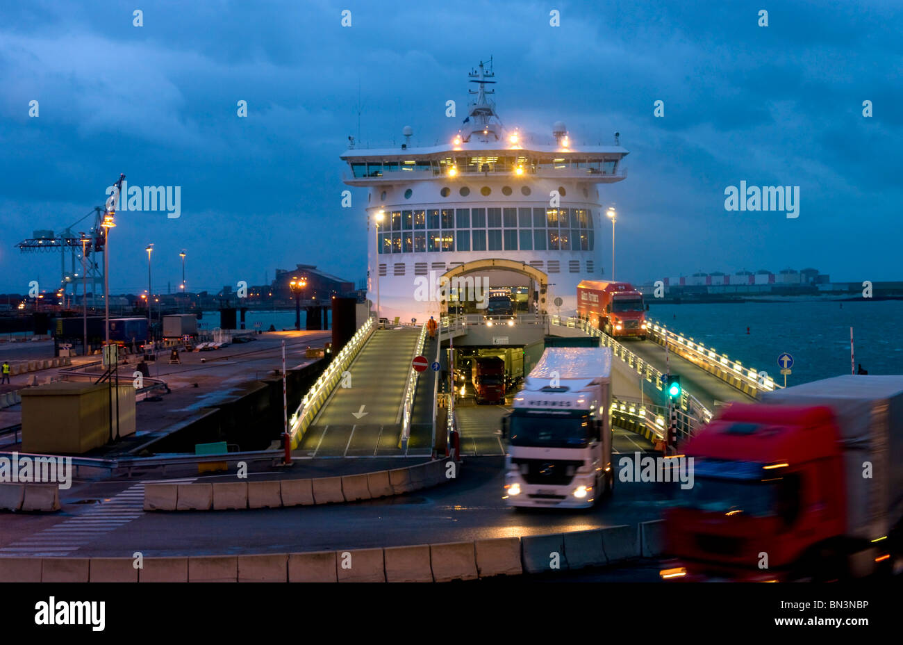 En ferry, le port de Dunkerque, Nord, France, Europe Banque D'Images