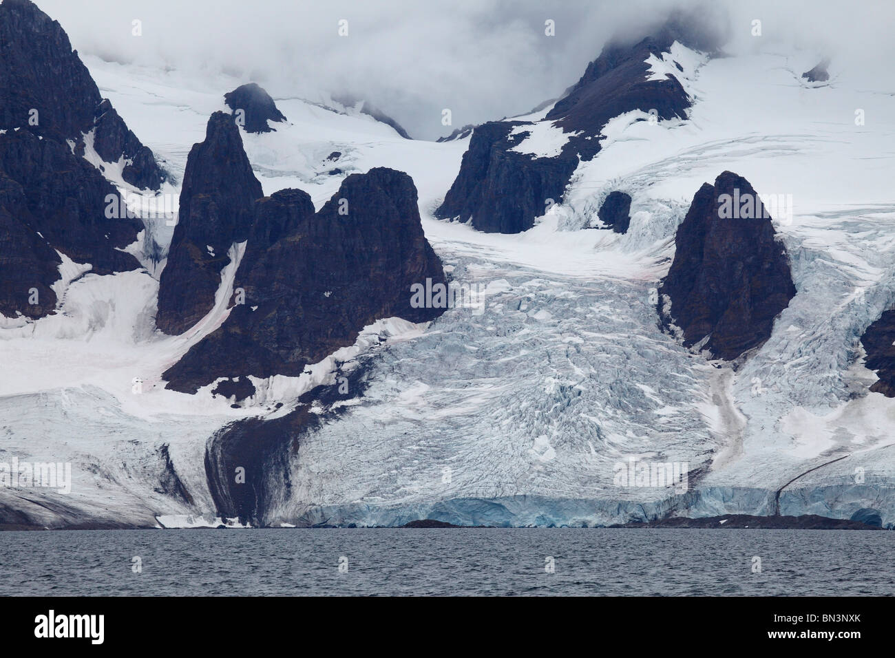 Glacier à l'océan Arctique, Spitzberg, Norvège, Scandinavie, Europe Banque D'Images