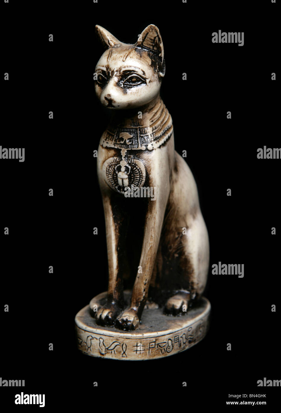 bastet-d-esse-gyptienne-statue-en-studio-photo-stock-alamy
