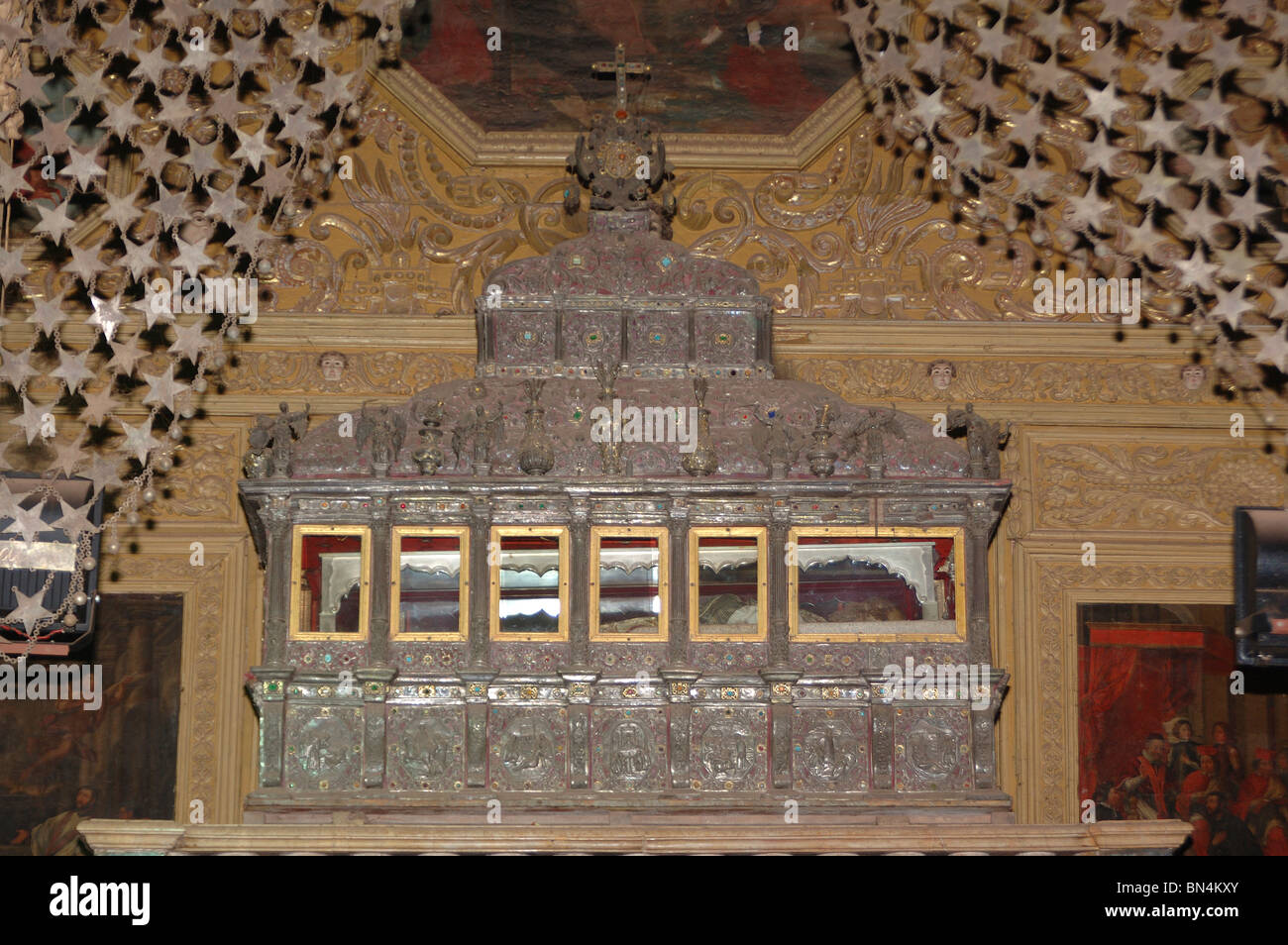 Le reste ; le corps de Saint François Xavier dans l'église ; Goa Inde