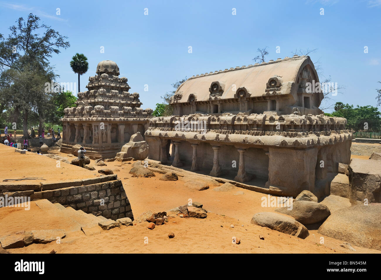L'Inde Tamil Nadu Mamallapuram le Panch Rathas, un ensemble d'autels monolithiques du VII siècle Banque D'Images