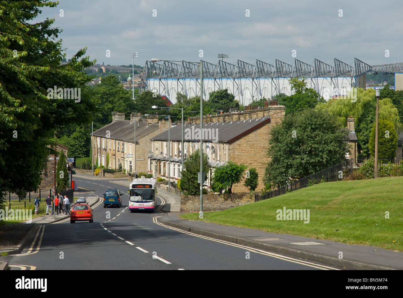 Burnley Football Club - Turf Moor - et des maisons mitoyennes, Burnley, Lancashire, England UK Banque D'Images