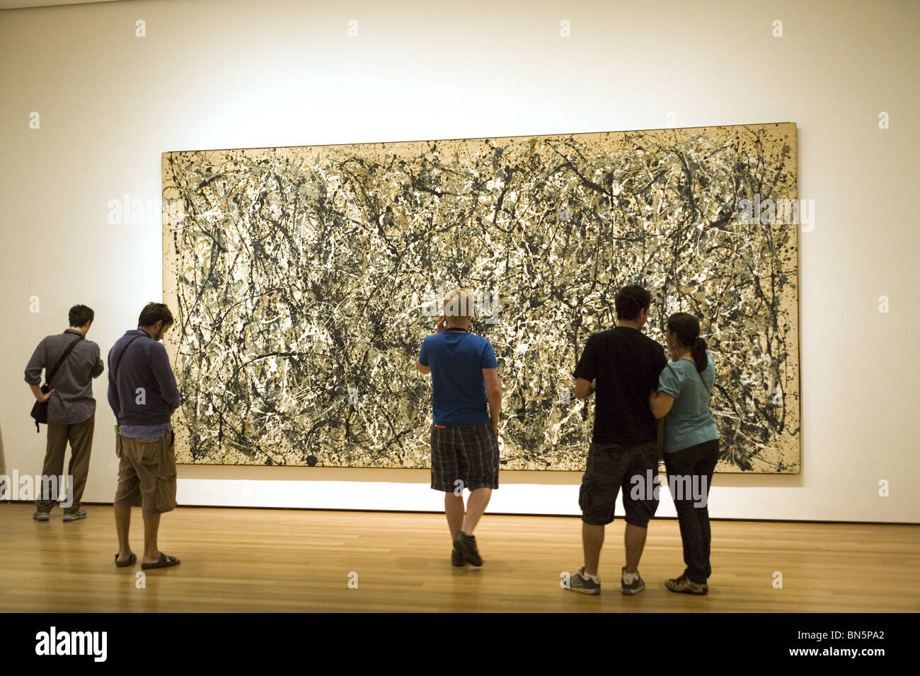 Une nouvelle génération envisage l'esprit et l'œuvre de Jackson Pollock au Musée d'Art Moderne de New York. Banque D'Images