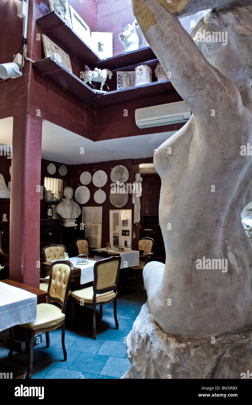 Statue de Canova Tadolini cafe, Rome, Italie Banque D'Images