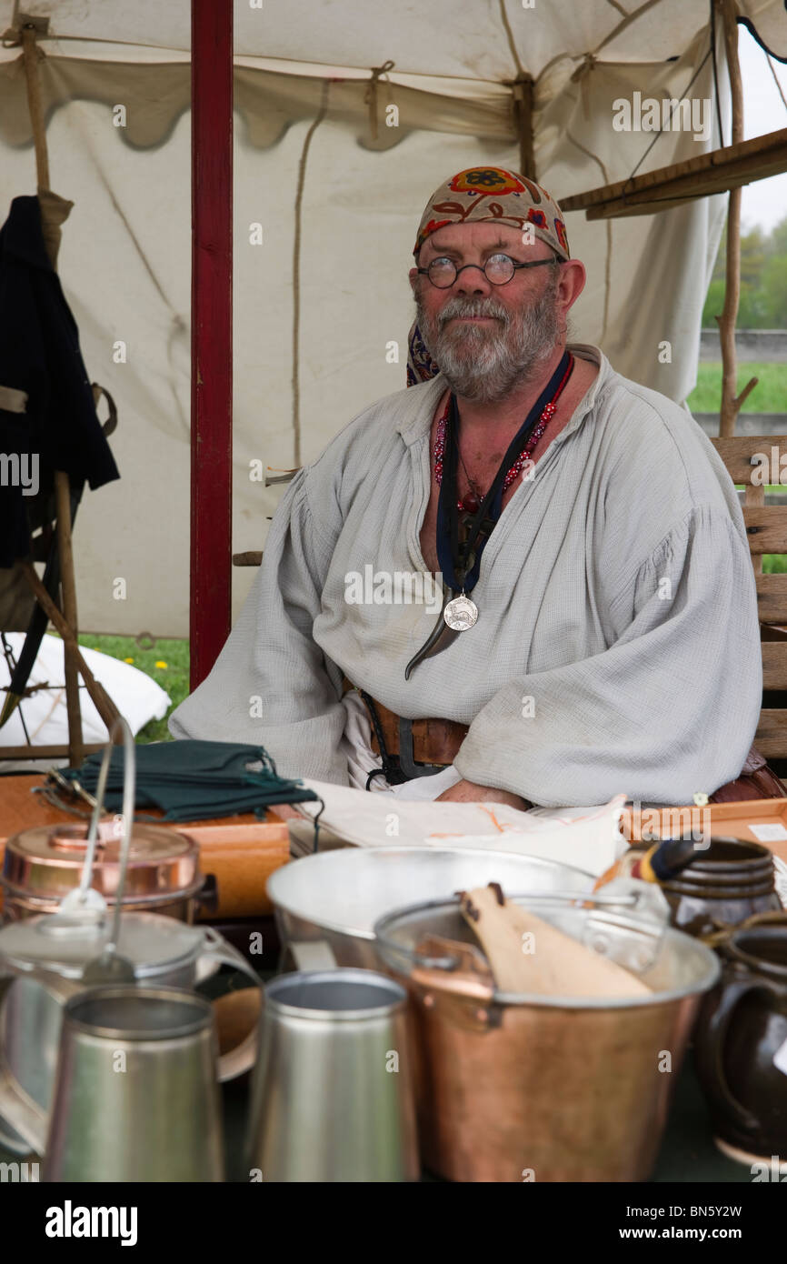 Tulip Time festival Hollande-Hollande Michigan aux États-Unis marchand américain un portrait d'homme habillé en costume traditionnel pendant le salon commercial haute résolution Banque D'Images