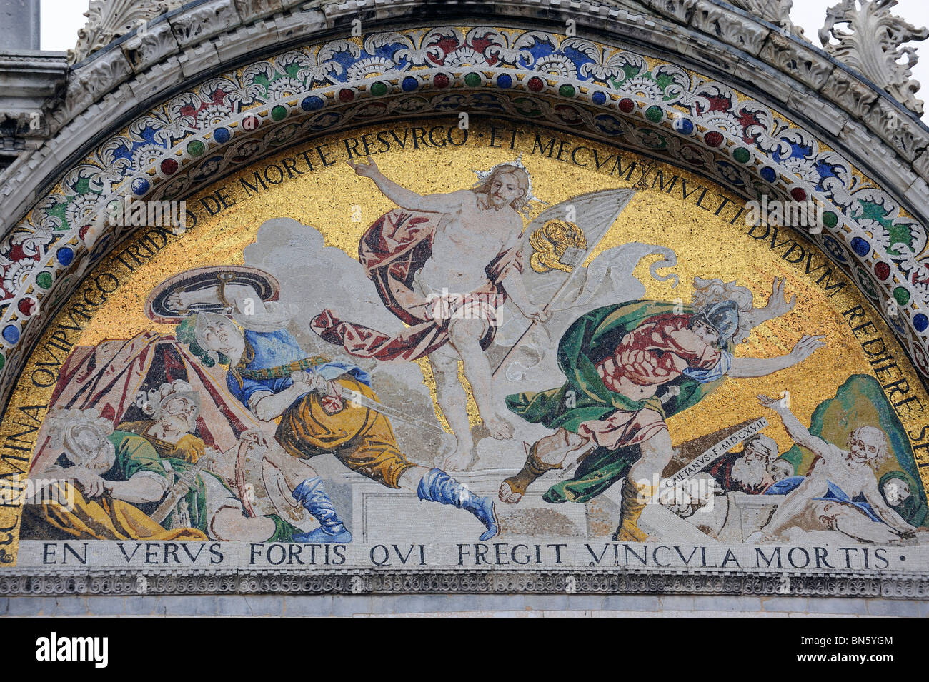 Détail de la mosaïque sur la façade de la basilique San Marco à Venise Banque D'Images