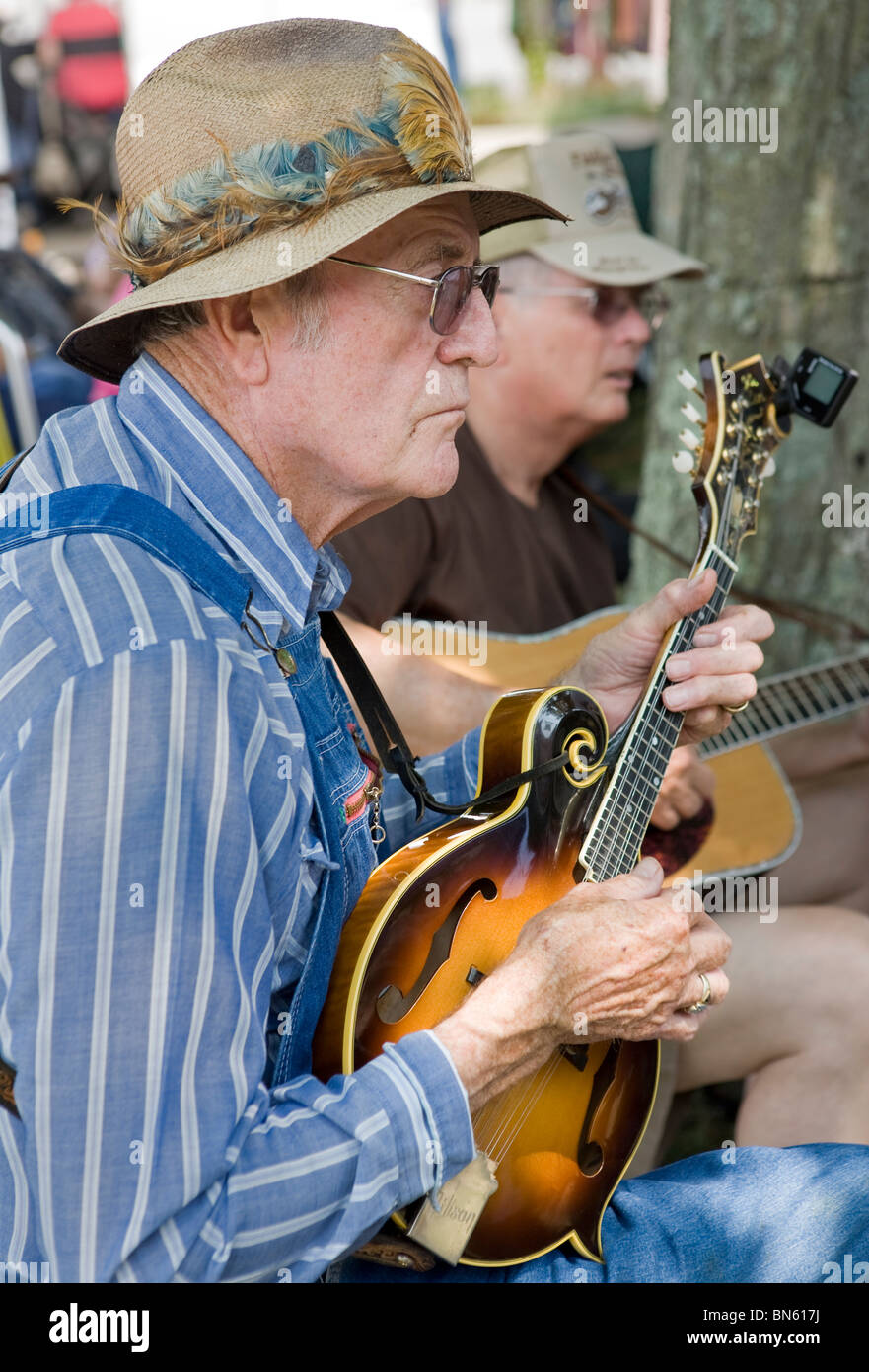 Les musiciens participant au Jamboree Smithville de la musique country et bluegrass organisé chaque année à New York. Banque D'Images