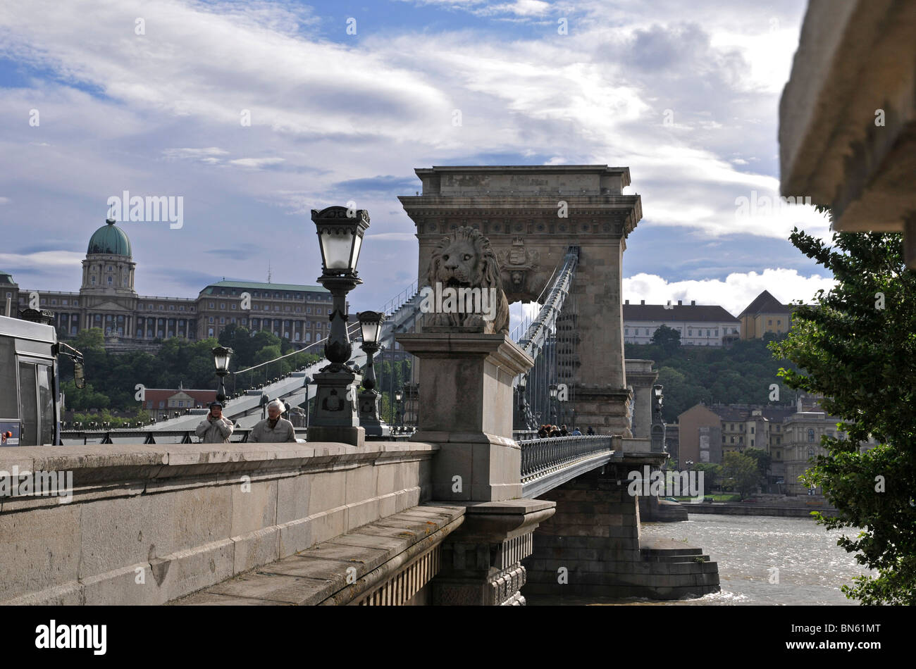 Pont des chaînes entre Buda et Pest, Budapest, Hongrie, Europe Banque D'Images
